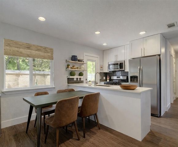 1400 Southport DR B, Austin, TX 78704