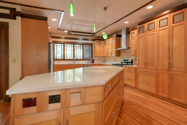 325 Green St, Boylston, MA 01505