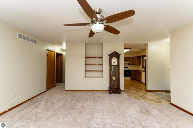 240 Peachwood Lane, Mt Pleasant, MI 48858