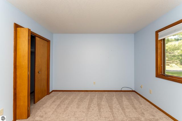 240 Peachwood Lane, Mt Pleasant, MI 48858