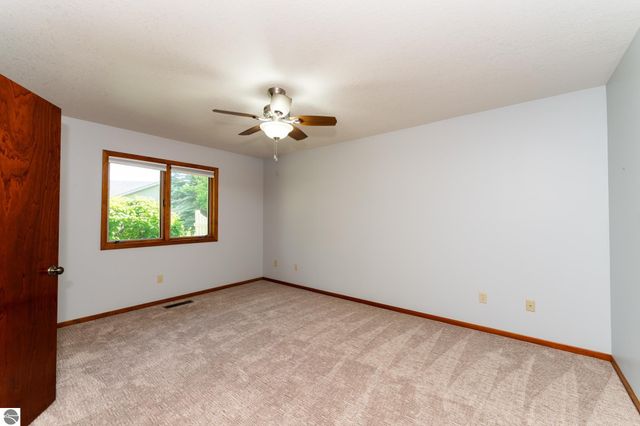 240 Peachwood Lane, Mt Pleasant, MI 48858