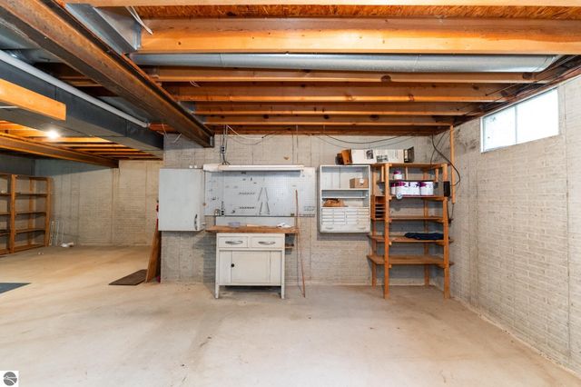 240 Peachwood Lane, Mt Pleasant, MI 48858