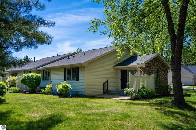 240 Peachwood Lane, Mt Pleasant, MI 48858
