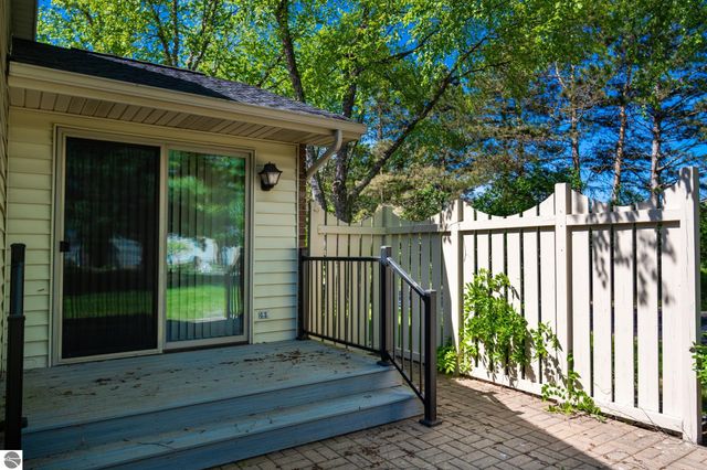 240 Peachwood Lane, Mt Pleasant, MI 48858