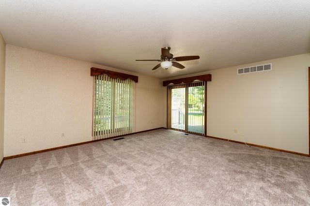 240 Peachwood Lane, Mt Pleasant, MI 48858