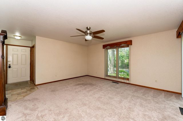 240 Peachwood Lane, Mt Pleasant, MI 48858