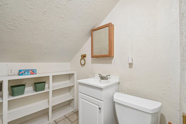 802 Hudgins ST, Smithville, TX 78957