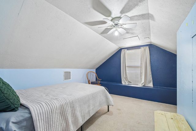 802 Hudgins ST, Smithville, TX 78957