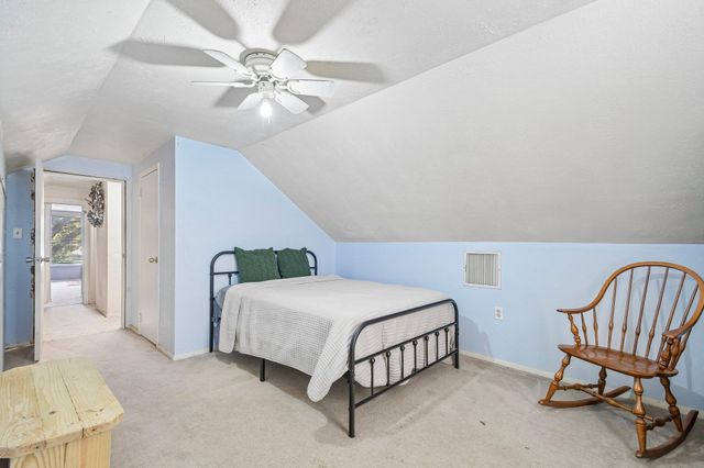 802 Hudgins ST, Smithville, TX 78957