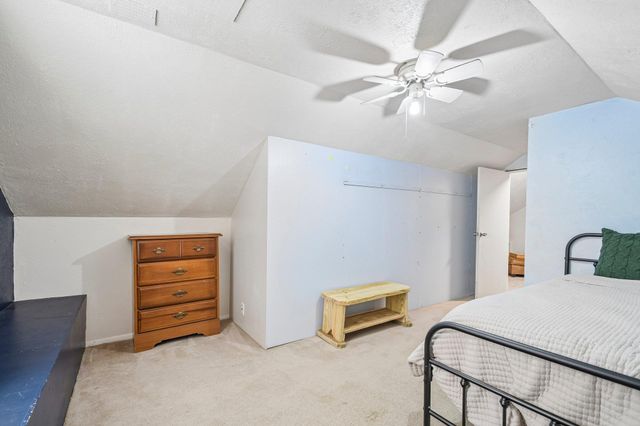 802 Hudgins ST, Smithville, TX 78957