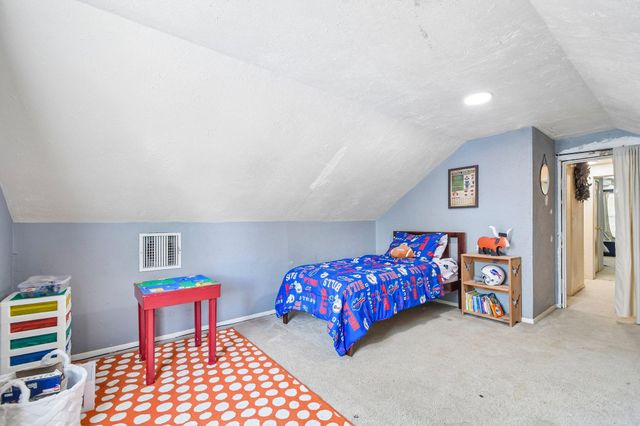 802 Hudgins ST, Smithville, TX 78957