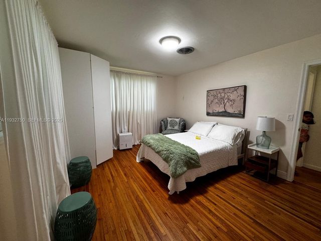 130 Malaga Ave, Coral Gables, FL 33134