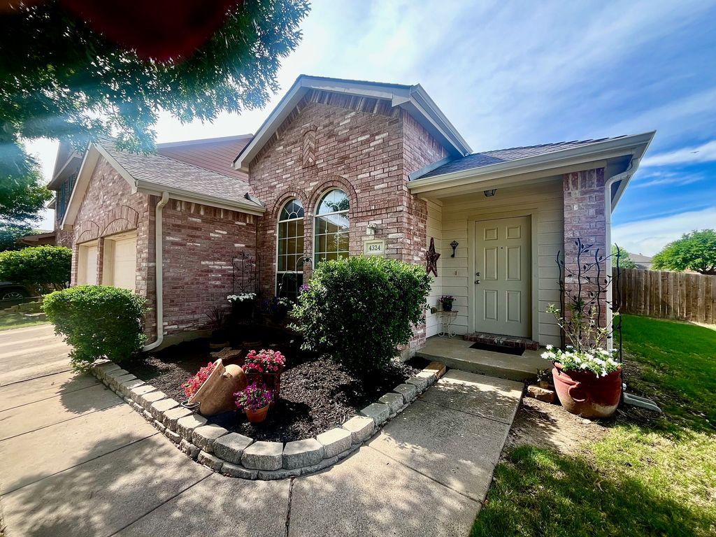4324 Westbend Lane, Fort Worth, TX 76244
