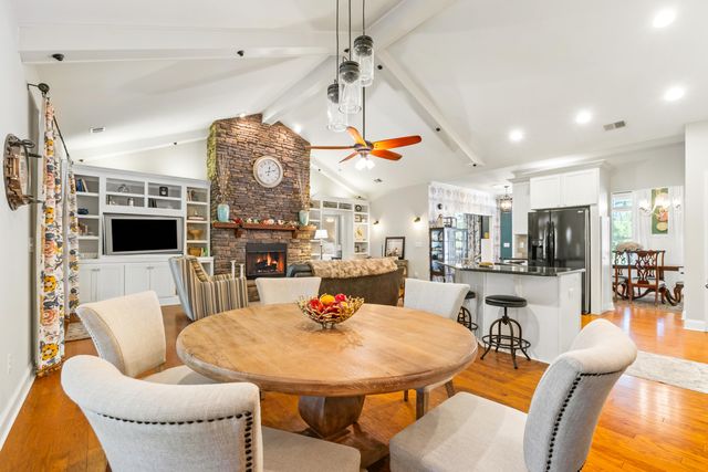 5378 Creek View Lane, Hollywood, SC 29449