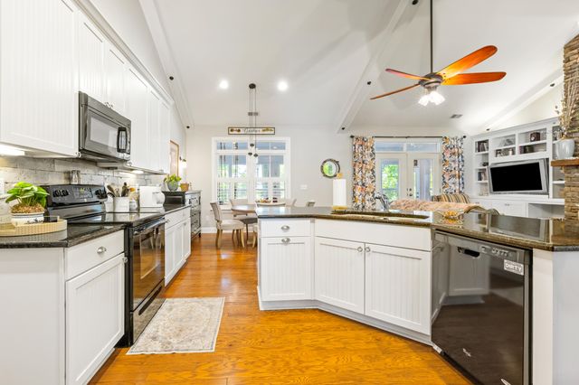 5378 Creek View Lane, Hollywood, SC 29449