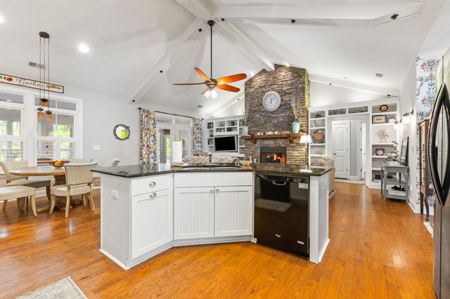 5378 Creek View Lane, Hollywood, SC 29449