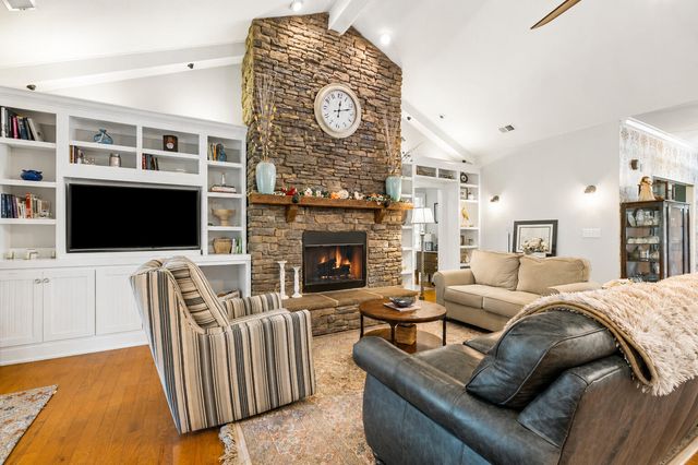 5378 Creek View Lane, Hollywood, SC 29449