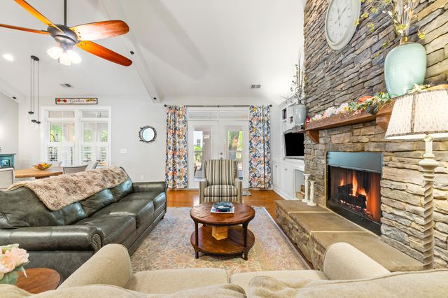 5378 Creek View Lane, Hollywood, SC 29449