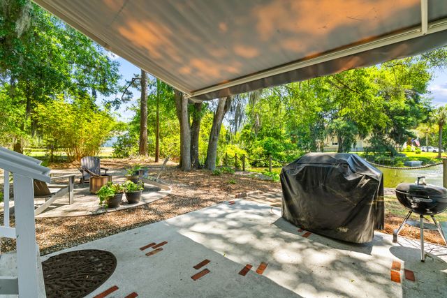5378 Creek View Lane, Hollywood, SC 29449