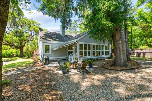 5378 Creek View Lane, Hollywood, SC 29449