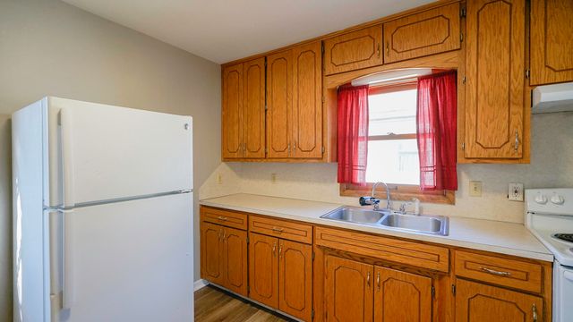 2729 AVENUE F, Council Bluffs, IA 51501