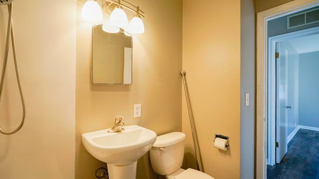 2729 AVENUE F, Council Bluffs, IA 51501