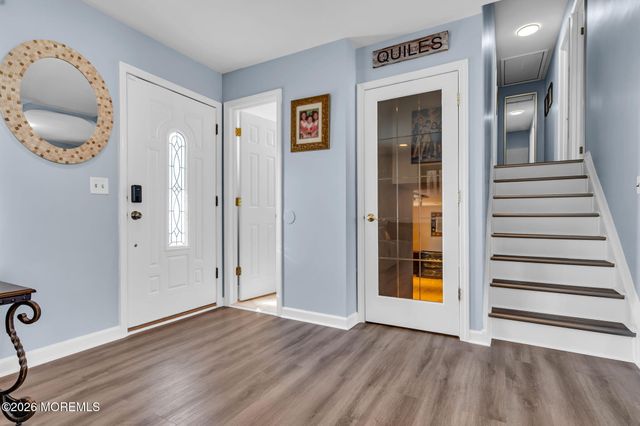1233 Pacific Avenue, Beachwood, NJ 08722