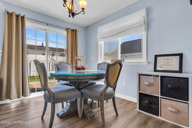 1233 Pacific Avenue, Beachwood, NJ 08722