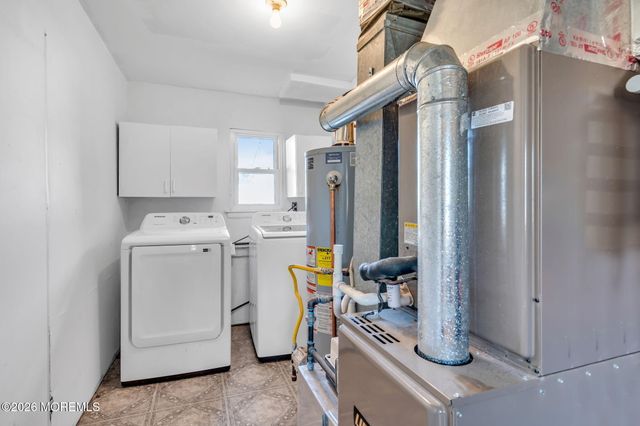 1233 Pacific Avenue, Beachwood, NJ 08722