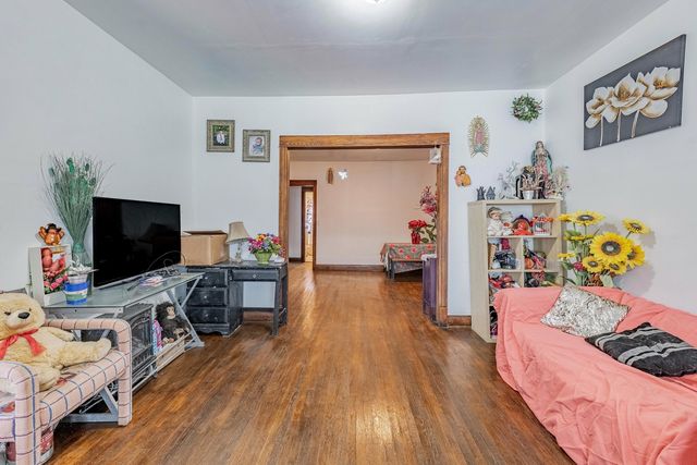 3424 W 64th Place, Chicago, IL 60629