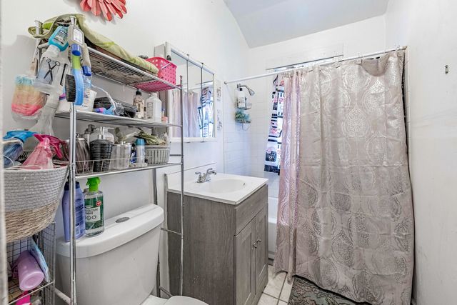 3424 W 64th Place, Chicago, IL 60629