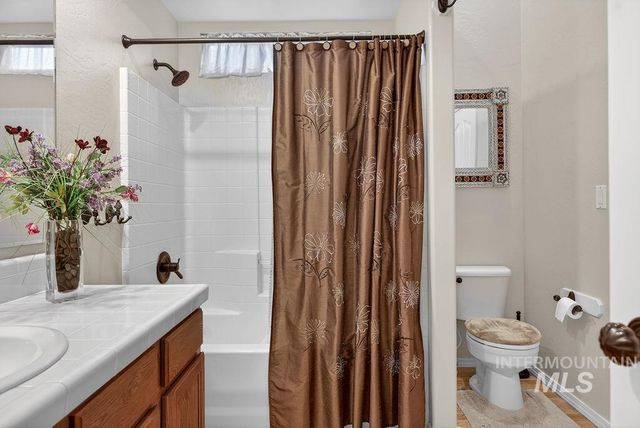 2126 S Weimaraner Way, Meridian, ID 83642