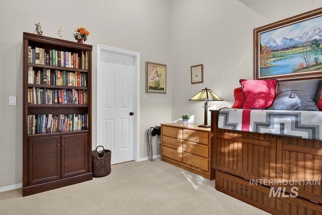 2126 S Weimaraner Way, Meridian, ID 83642