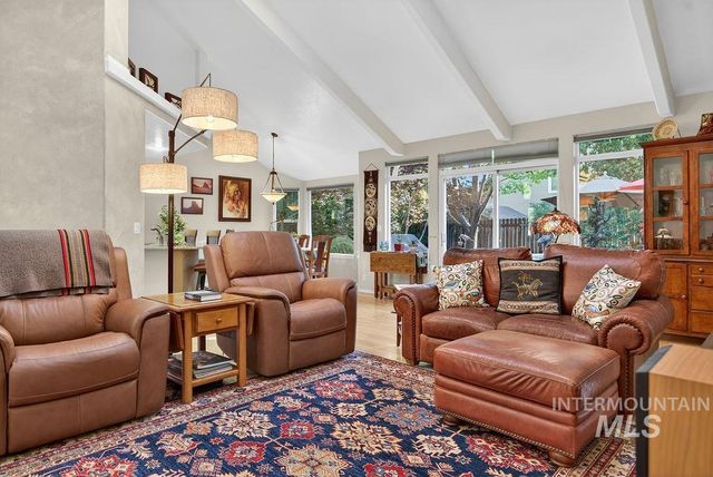 2126 S Weimaraner Way, Meridian, ID 83642