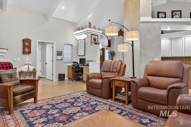 2126 S Weimaraner Way, Meridian, ID 83642