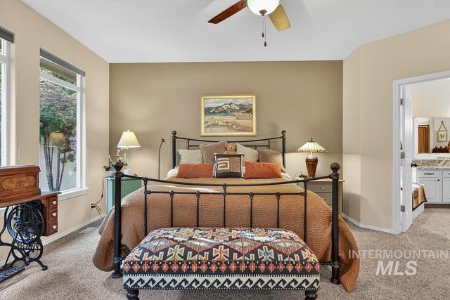 2126 S Weimaraner Way, Meridian, ID 83642