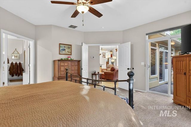 2126 S Weimaraner Way, Meridian, ID 83642