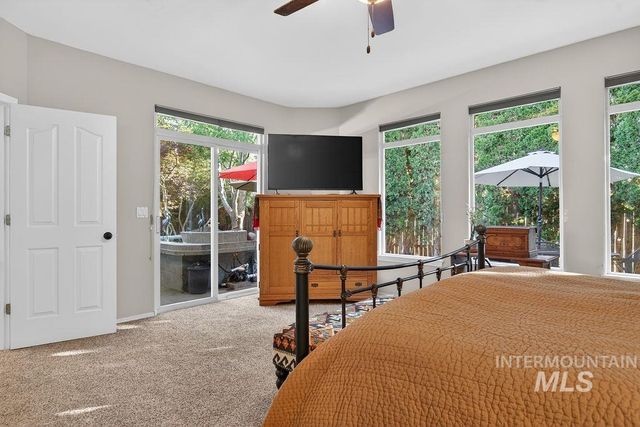 2126 S Weimaraner Way, Meridian, ID 83642