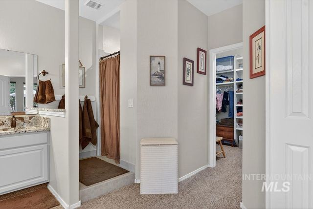 2126 S Weimaraner Way, Meridian, ID 83642