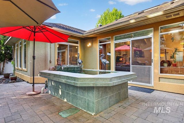 2126 S Weimaraner Way, Meridian, ID 83642