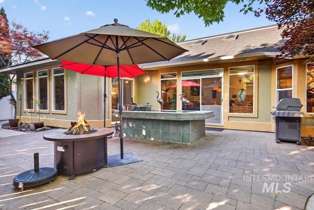 2126 S Weimaraner Way, Meridian, ID 83642