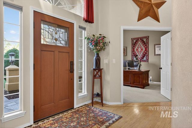 2126 S Weimaraner Way, Meridian, ID 83642