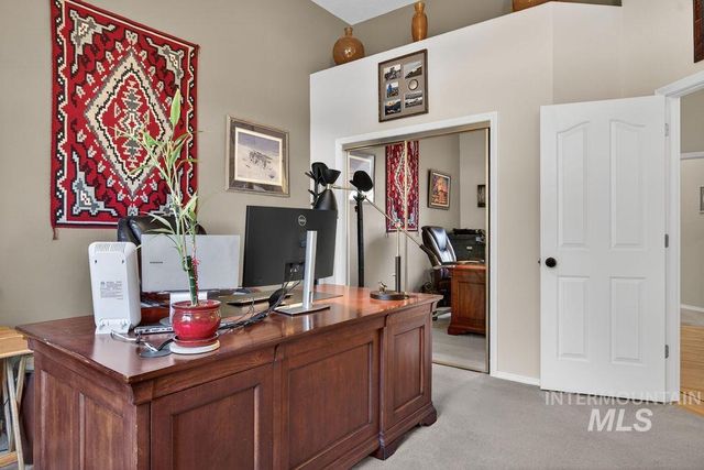 2126 S Weimaraner Way, Meridian, ID 83642