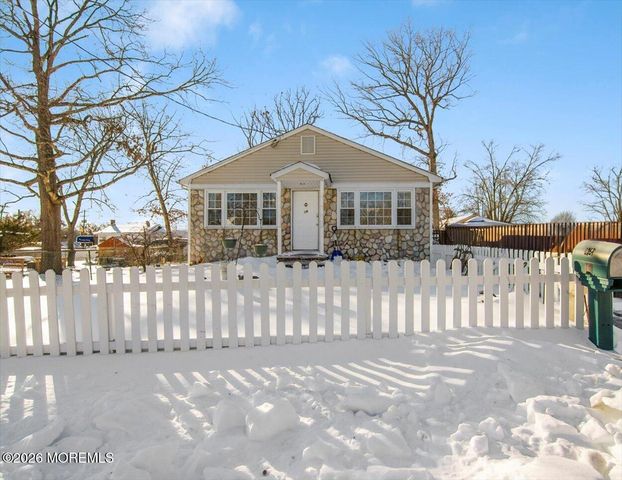 19 Walker Avenue, Spotswood, NJ 08884