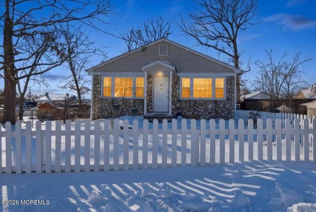 19 Walker Avenue, Spotswood, NJ 08884