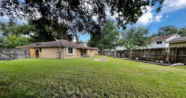 4030 Thistledown Drive, Pasadena, TX 77504