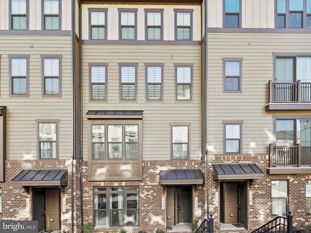 17437 SOUTHERN SHORES DR, Dumfries, VA 22026