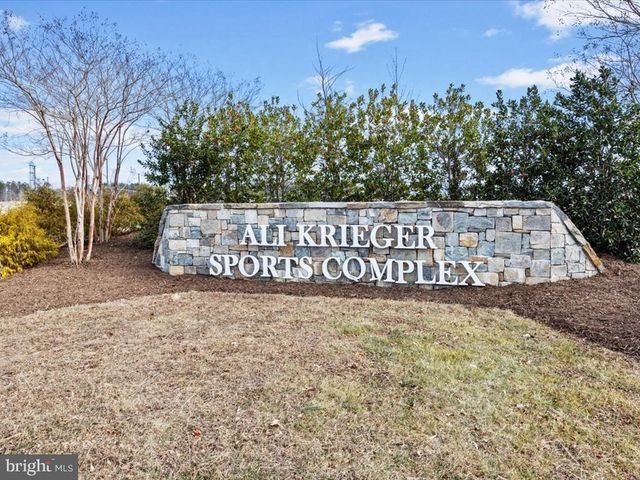 17437 SOUTHERN SHORES DR, Dumfries, VA 22026