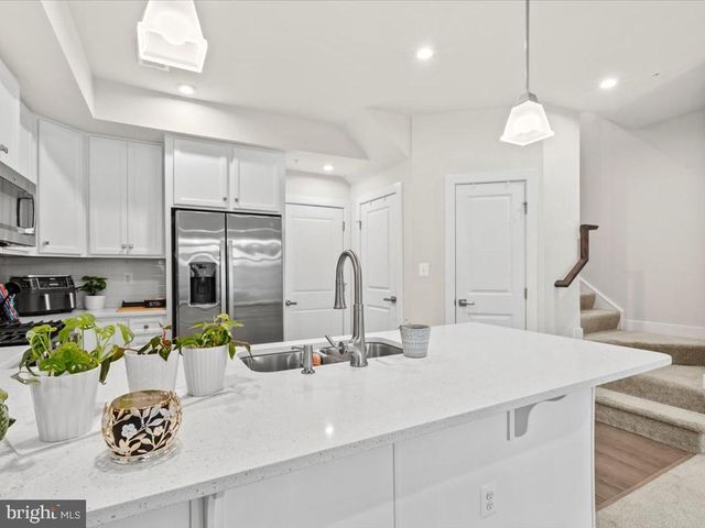 17437 SOUTHERN SHORES DR, Dumfries, VA 22026