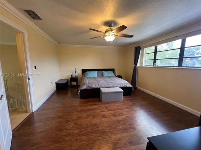 9894 Fairway Cove Lane, Plantation, FL 33324